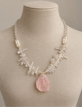 Colgante de cuarzo y piedra rosa