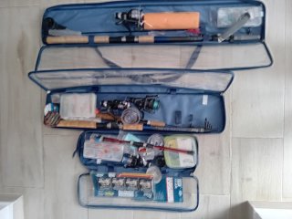 4 cañas de pescar