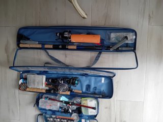 4 cañas de pescar