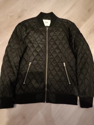 Cazadora Bomber Acolchada Negra find.