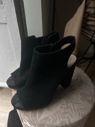 Sandalia zapato tacón abierto negro