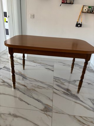 Mesa camilla de madera con patas torneadas 135x80