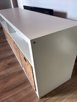 Mueble TV Ikea Kallax con cestas