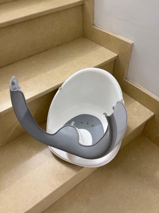 Asiento bebé para ducha blanco y gris