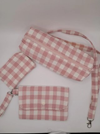 Estuche, monederos, lanyard y llavero hecho a mano