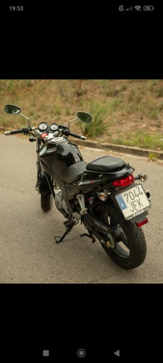 Moto Daelim Roadwin 125 Negra carnet A1