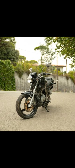 Moto Daelim Roadwin 125 Negra carnet A1