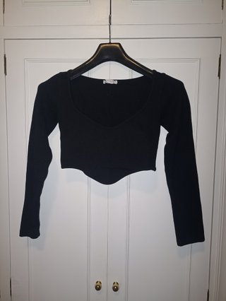 Camiseta Top Negra de Manga Larga