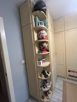Mueble de melamina beige