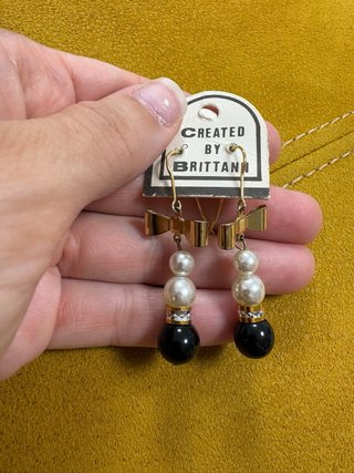 Pendientes largos Brittann negros y dorados