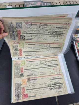Lote 90 letras de cambio y documentos fiscales