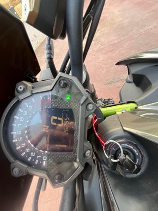 Kawasaki Z900 Negra y Verde
