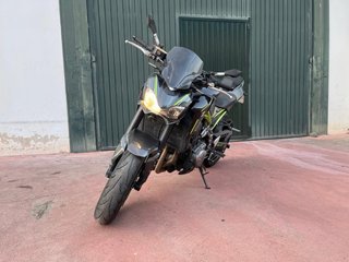 Kawasaki Z900 Negra y Verde