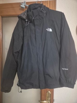Chaqueta The North Face HyVent Talla L Negra