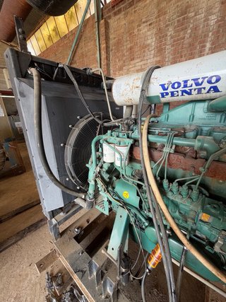 Motobomba Volvo Penta 240cv + Bomba Ideal