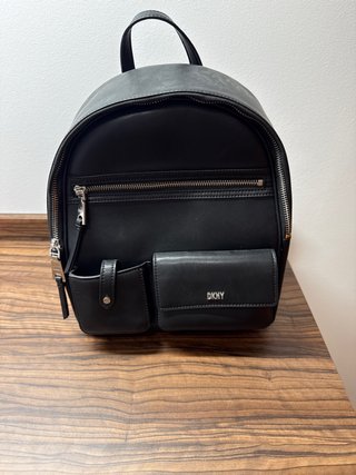 Mochila DKNY Negra de Piel