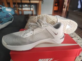 Nike Metcon 10 Plata/Blanco
