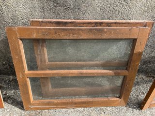 Ventana de madera antigua
