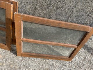 Ventana de madera antigua