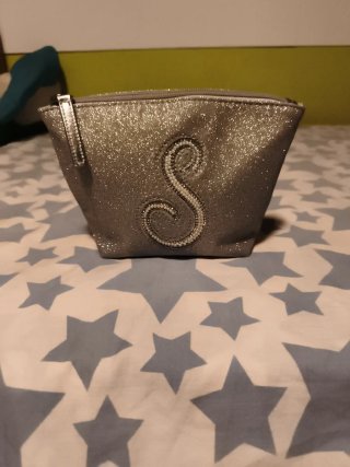 Neceser con inicial S plateado