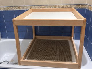 Cambiador IKEA adaptado a bañera