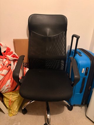 Silla de escritorio ergonómica color negro