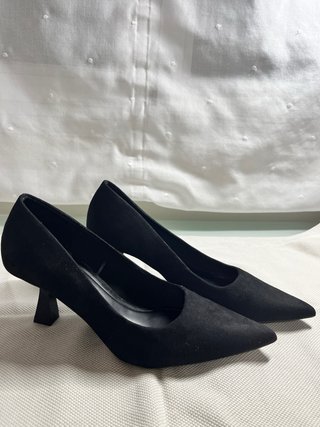 Zapatos de salón negros punta fina