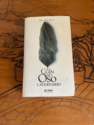 El clan del oso cavernario – Jean M. Auel