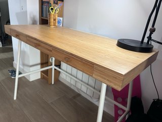 Escritorio LILLASEN de Ikea
