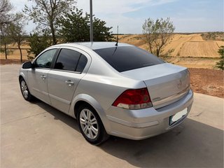 Opel Astra 2010