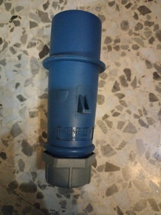 Enchufes industriales varios