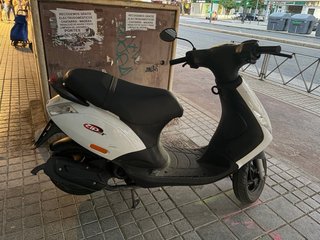 Piaggio Zip Scooter