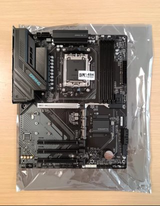 GIGABYTE B850 GAMING WIFI6E PLACA BASE