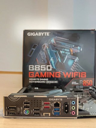GIGABYTE B850 GAMING WIFI6E PLACA BASE