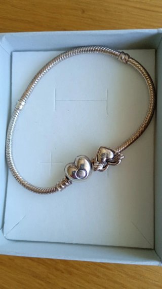 Pulsera Pandora Original de Plata con 2 Abalorios
