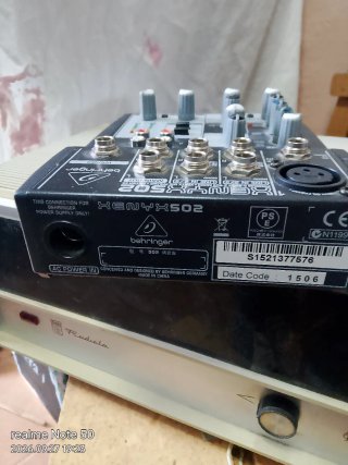 Mesa de mezclas Behringer XENYX 502