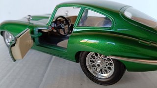 1/18 MODELLO JAGUAR E COUPE GREEN BURAGO