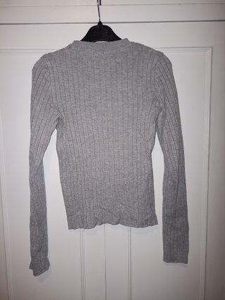 jersey Bershka Gris Talla XS