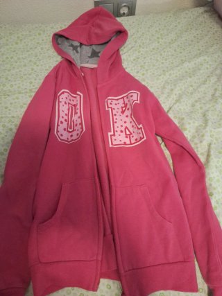 Giubbotto sportivo rosa con lettere OK