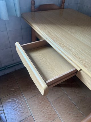 Mesa extensible madera con 2 alas y 4 sillas