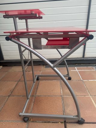 Escritorio moderno rojo de cristal