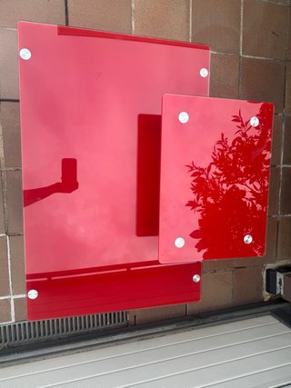 Escritorio moderno rojo de cristal