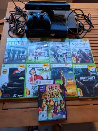 Pacchetto Xbox 360 Slim + Kinect + 9 Giochi + cavi