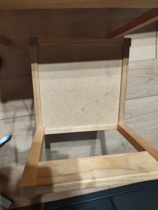 Mesa infantil madera con dos sillas más una