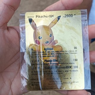 Carta Pokémon Pikachu GX Dorada