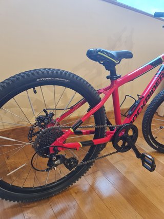 Bicicleta junior de montaña rockrider st900 24".