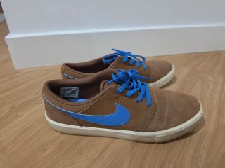 Zapatillas Nike Marrones y Azules