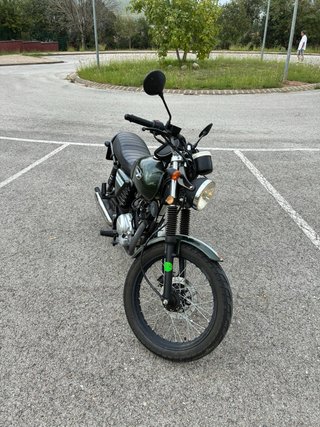 Moto Hanway RAW125 Cafe Racer Verde
