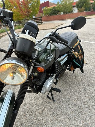 Moto Hanway RAW125 Cafe Racer Verde