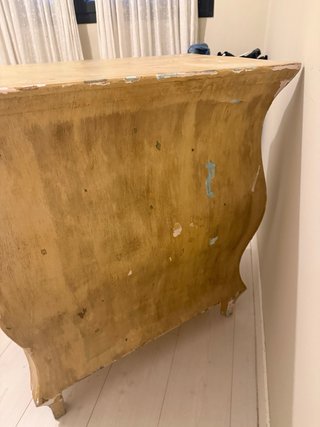 Cómoda antigua de madera